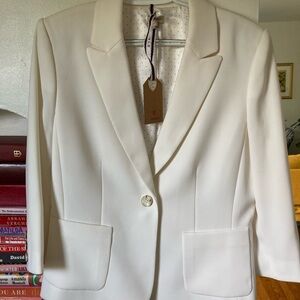 Daniel Cremieux White Blazer with One Button and Tailored Fit